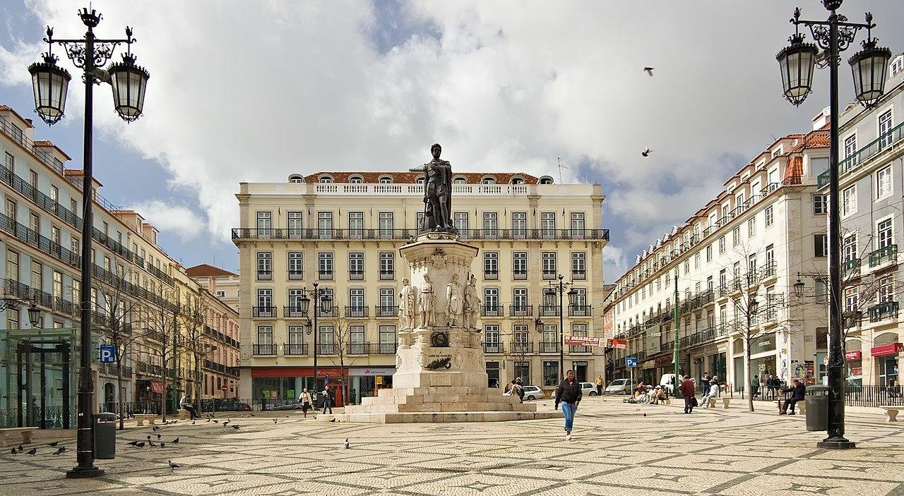 9 Hotel Mercy Lisbon Luís Camoes Square
